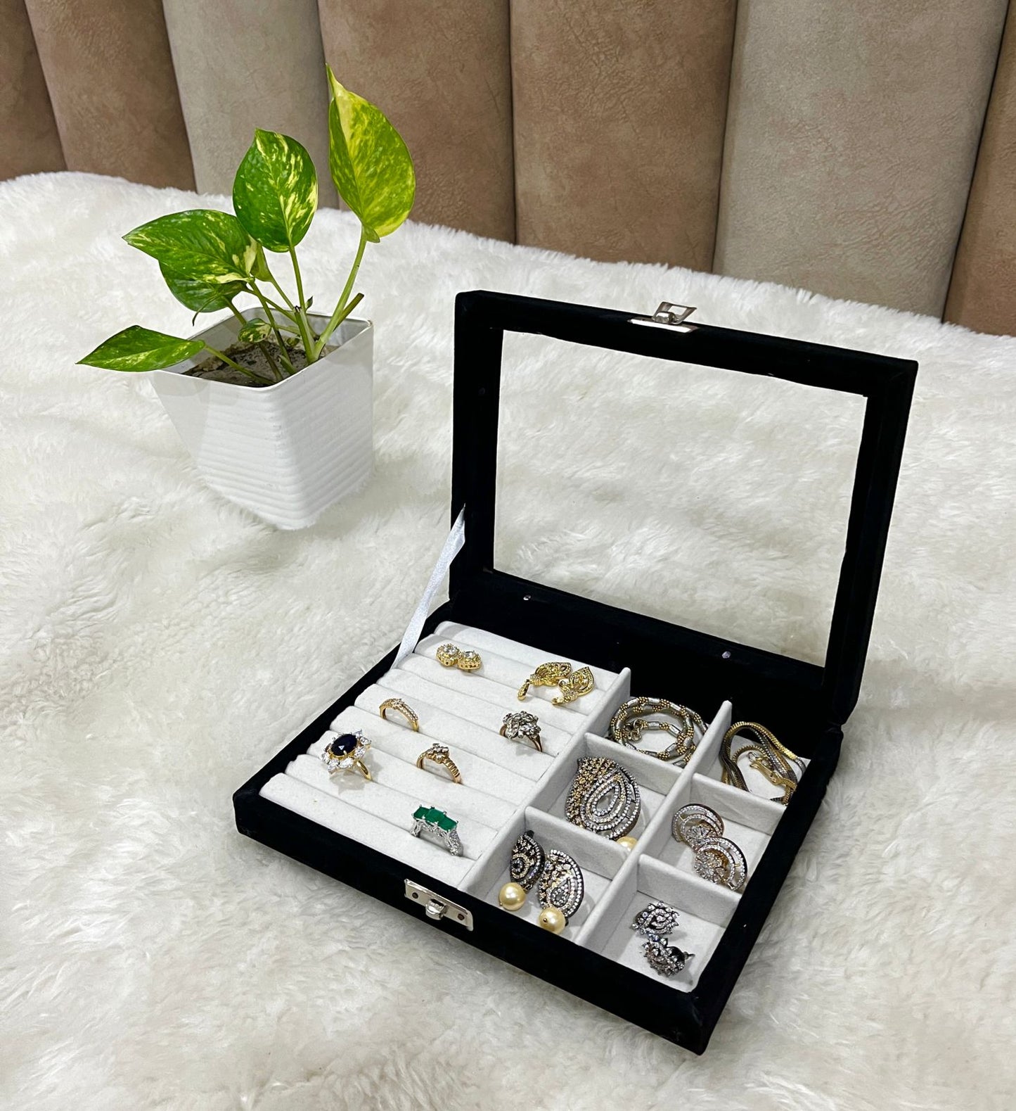 Premium Rings & Accessories Organizer Box - 6 Grid Compartments