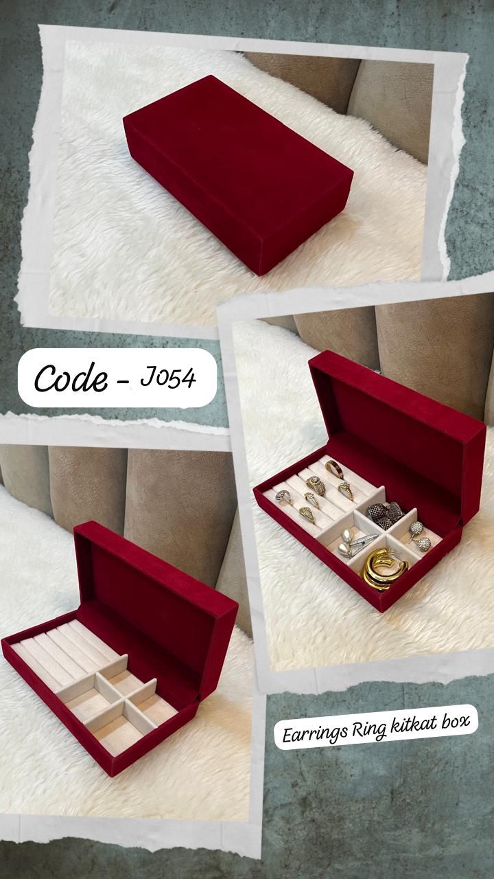 Premium Ring & Earrings Gift Box – Soft Suede Finish with KitKat Closure (Red & Off White)