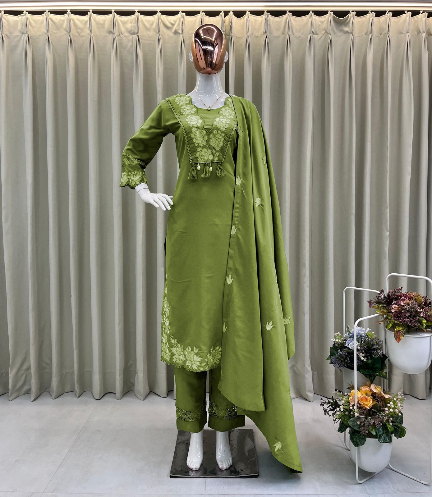 DESIGNER WEAR EXCLUSIVE AND COMFORTABLE SUIT IN REYON SLUB COTTON FABRIC TOP PANT WITH DUPATTA PAIR