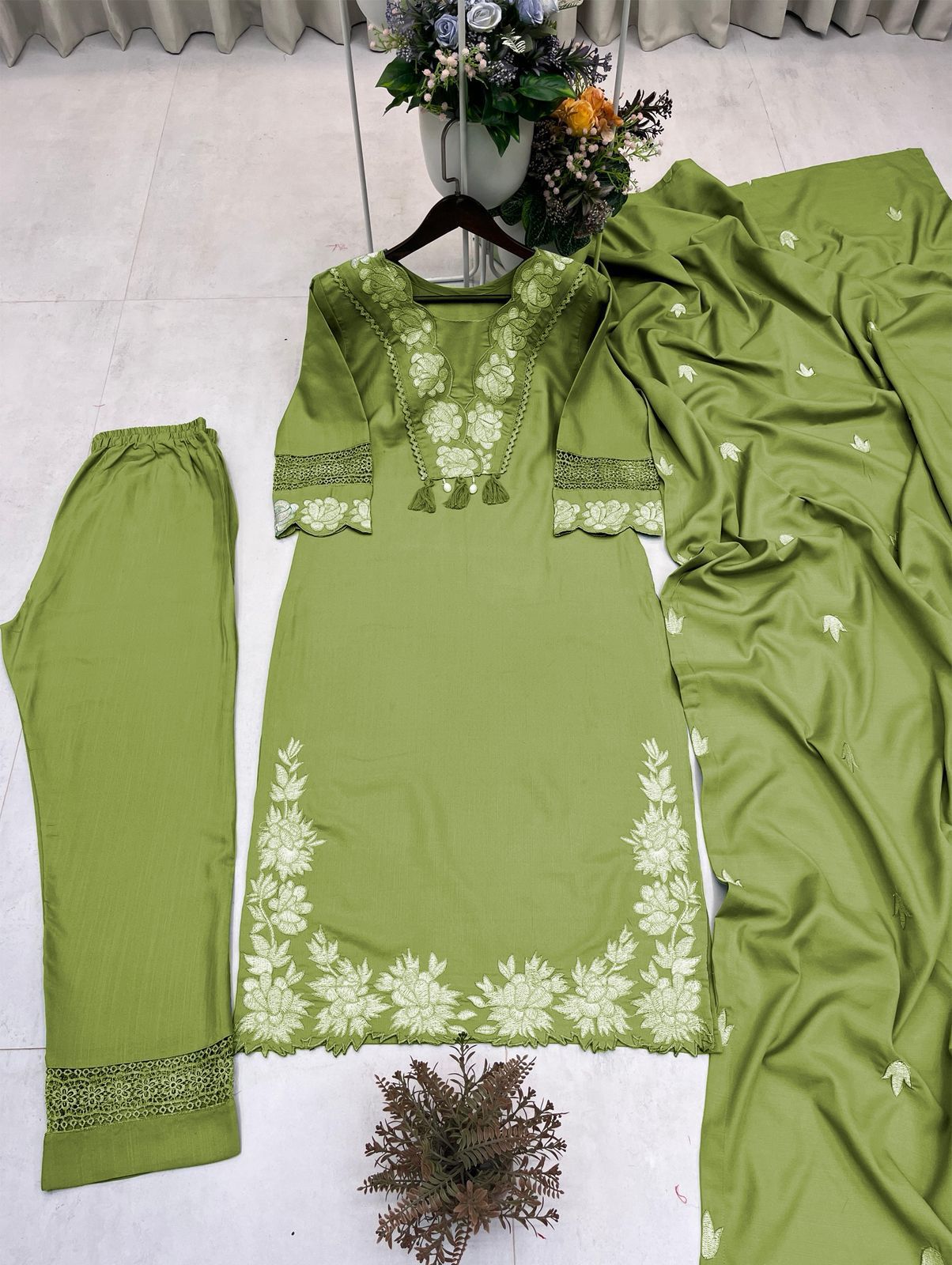 DESIGNER WEAR EXCLUSIVE AND COMFORTABLE SUIT IN REYON SLUB COTTON FABRIC TOP PANT WITH DUPATTA PAIR