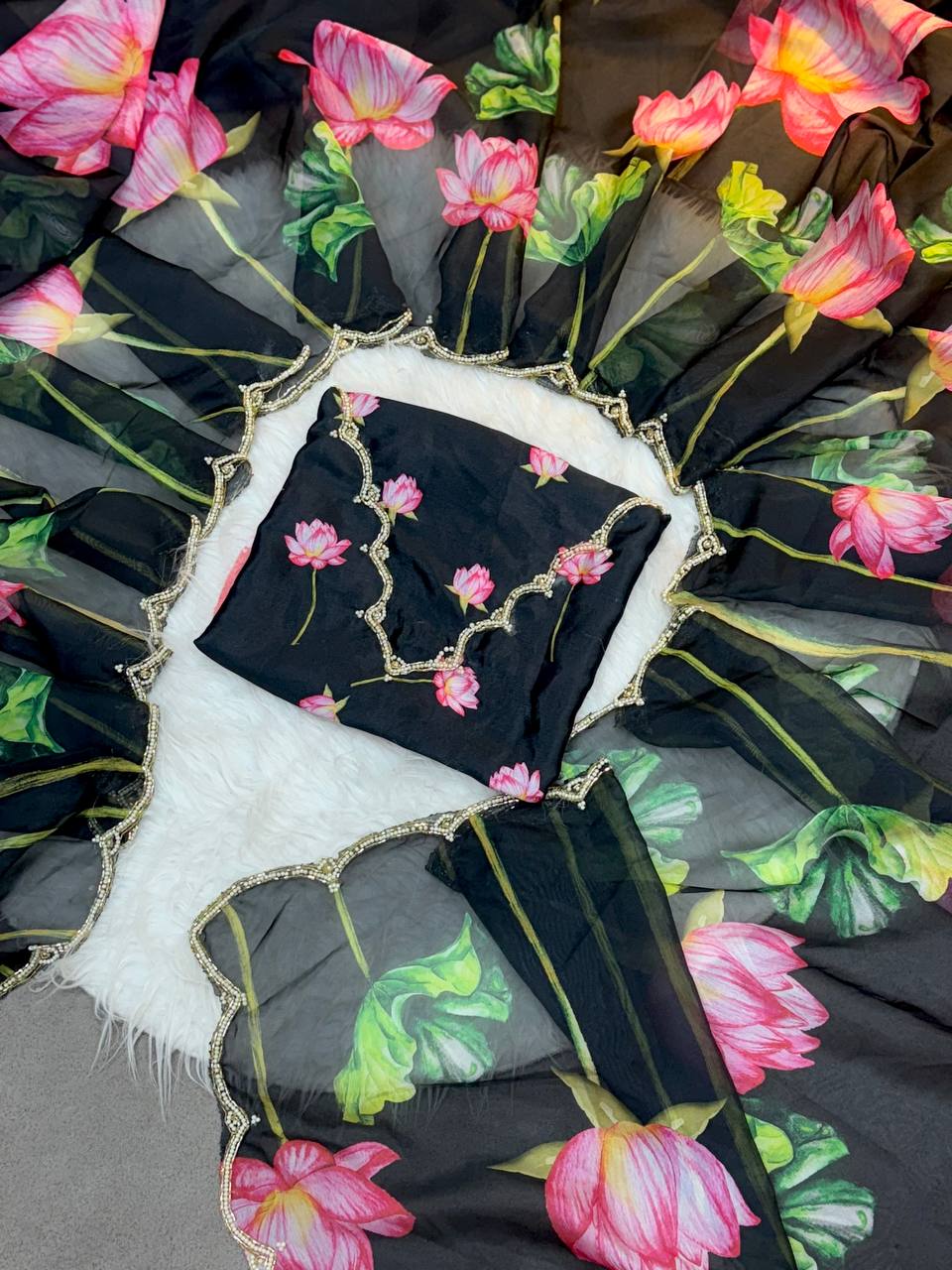 Super Hit Soft Tabi Organza Saree – Celebrity Style Handwork with Cut Dana & Moti Border