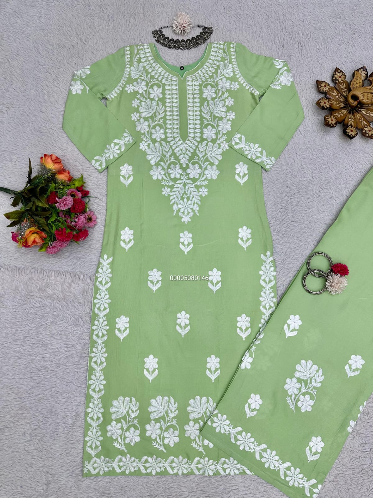 New Heavy Designer Beautiful Lucknowi Kurti And Pant