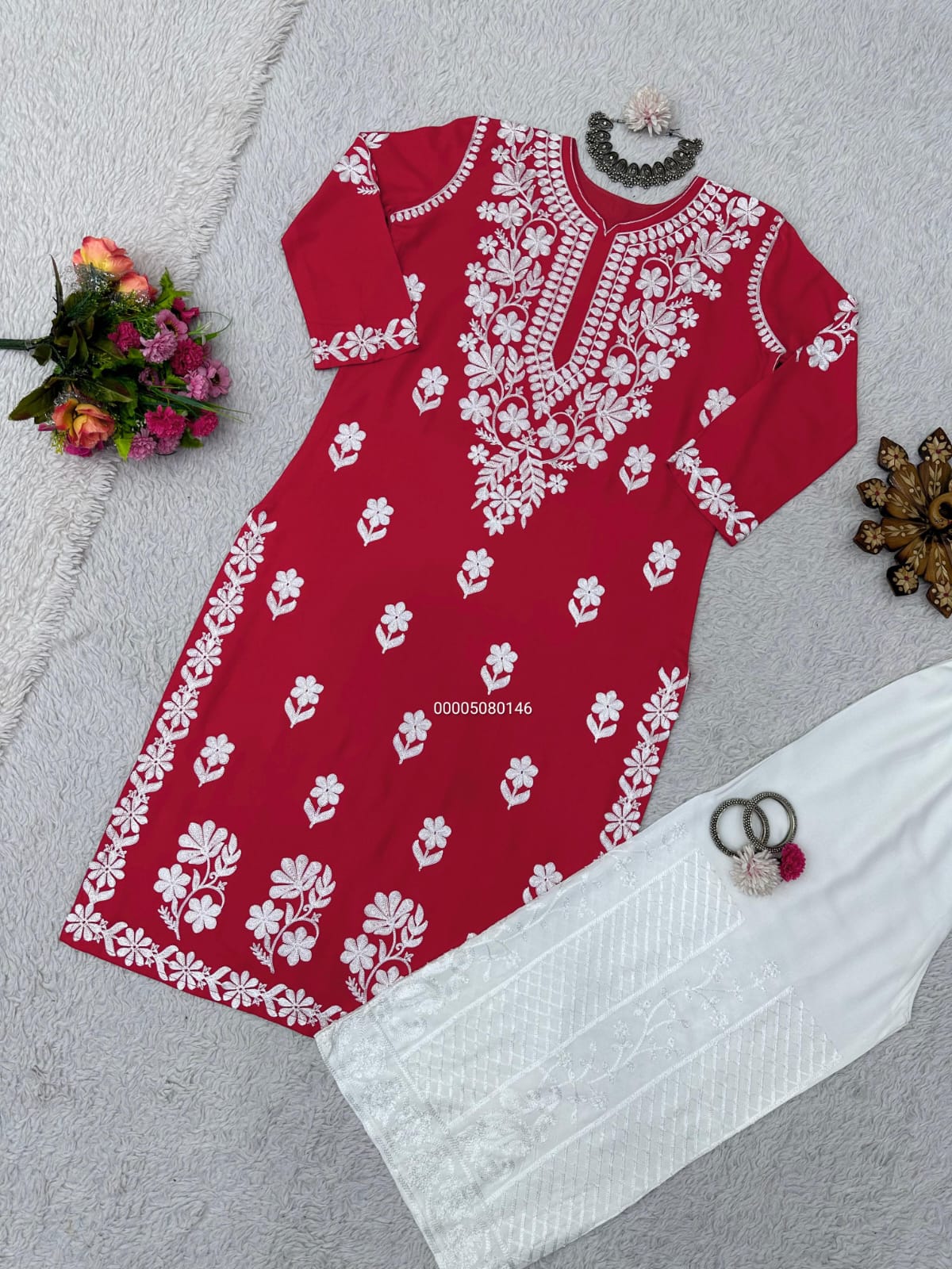 New Heavy Designer Beautiful Lucknowi Kurti And Pant