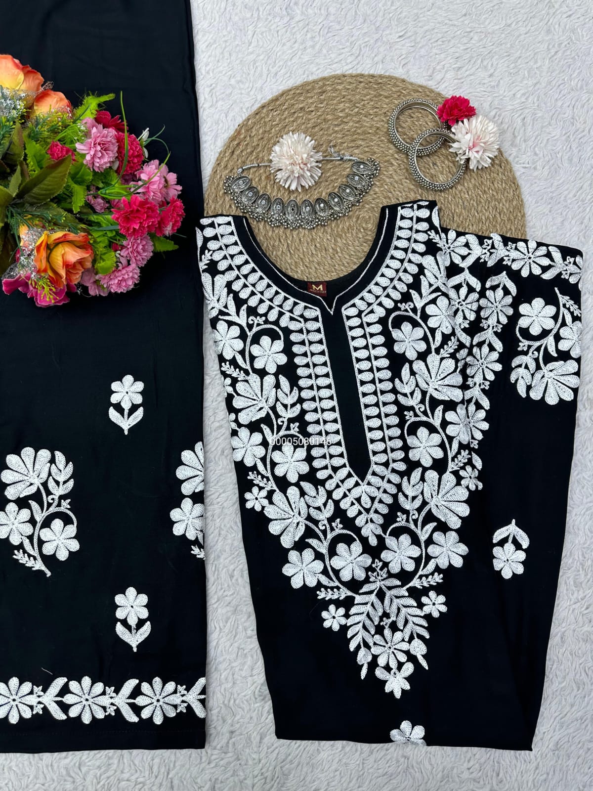 New Heavy Designer Beautiful Lucknowi Kurti And Pant