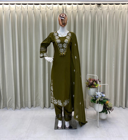 DESIGNER WEAR EXCLUSIVE AND COMFORTABLE SUIT IN REYON SLUB COTTON FABRIC TOP PANT WITH DUPATTA PAIR