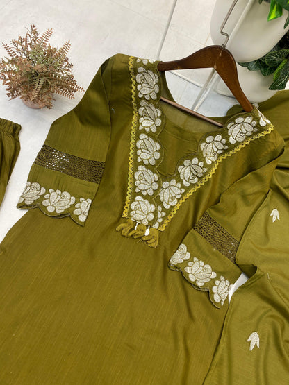 DESIGNER WEAR EXCLUSIVE AND COMFORTABLE SUIT IN REYON SLUB COTTON FABRIC TOP PANT WITH DUPATTA PAIR
